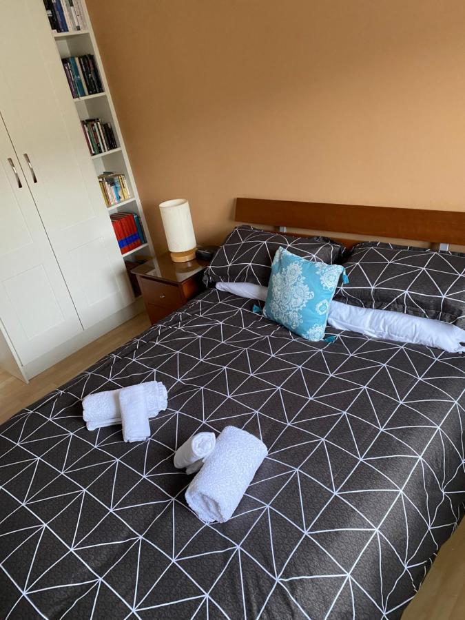 להינץ' Village Centre Apartment מראה חיצוני תמונה