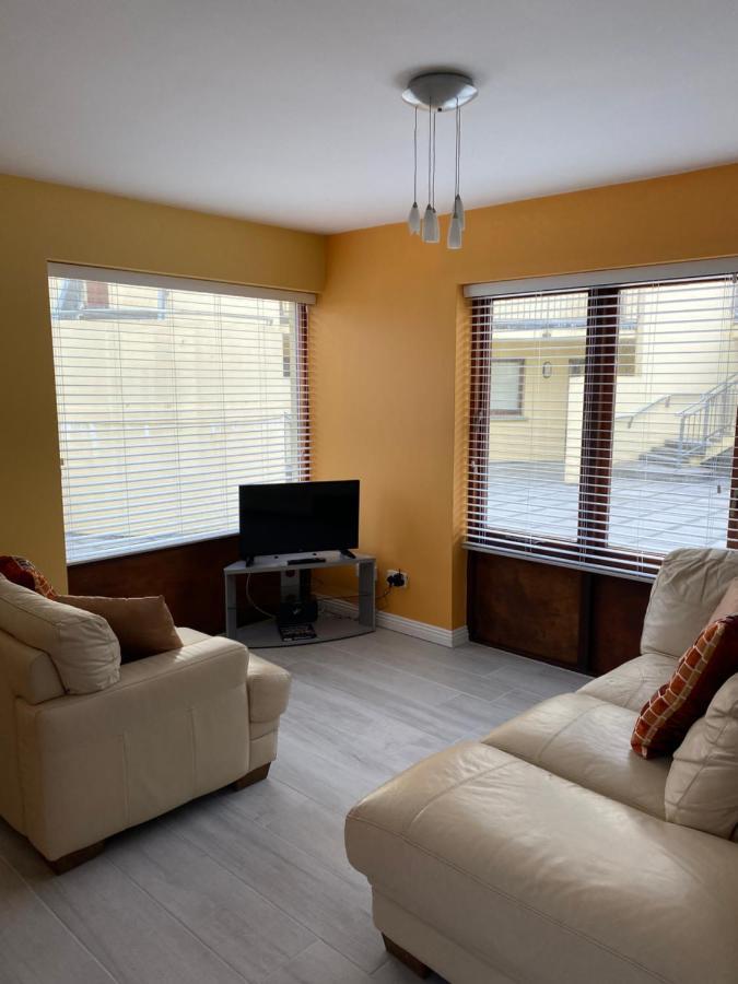 להינץ' Village Centre Apartment מראה חיצוני תמונה